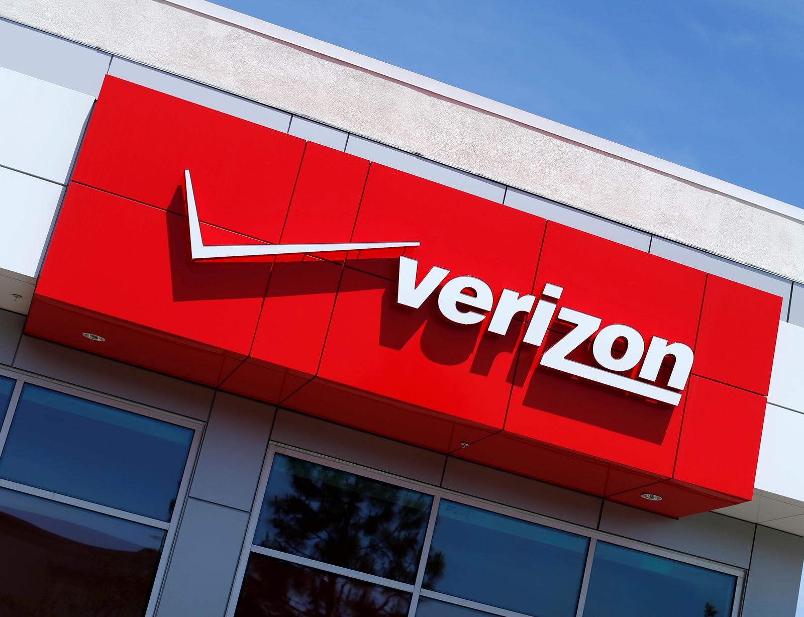 verizon-fios-cable-tv-keeps-losing-subscribers-the-national-interest